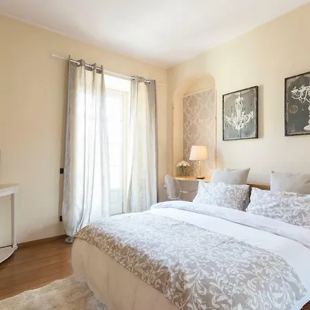 Casa Delle Colonne By A Porter Turin